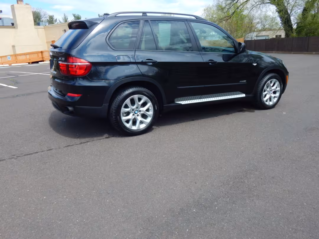 2013 BMW X5 - 5UXZV4C52D0B00597 - Image #2
