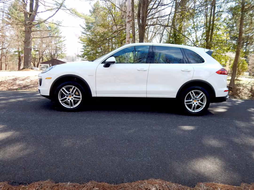2016 Porsche Cayenne - WP1AF2A23GKA44618 - Image #1
